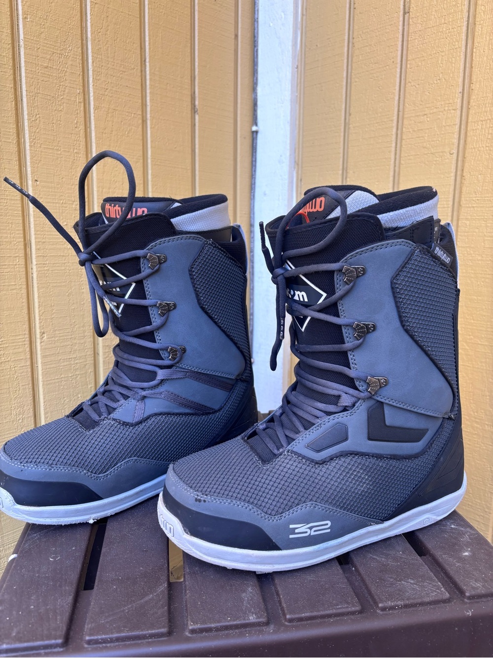 Thirty-two Snowboard Boots Size Men’s 11- Barely Used
